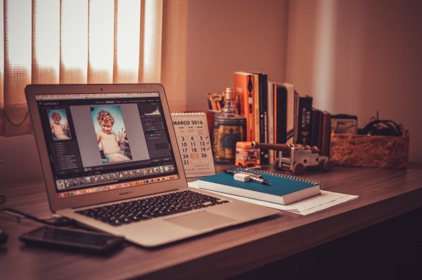 Cum să înregistrați un videoclip pe Mac folosind Webcam și Software (ghid)